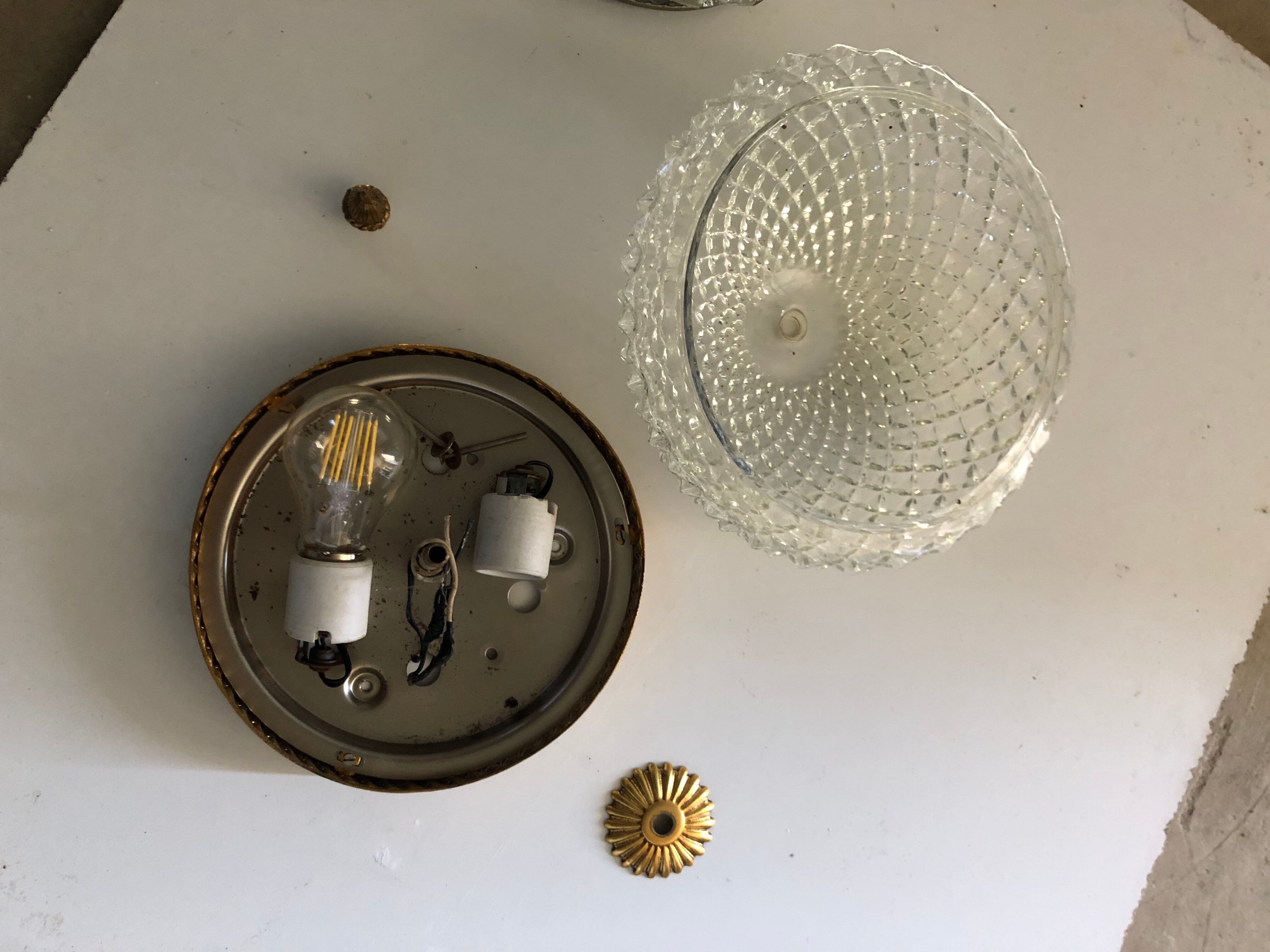 Plafonnier laiton et verre 1950