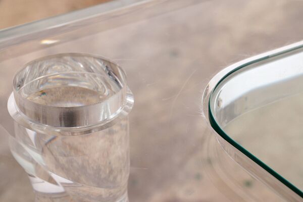 Table basse française Lucite et verre Maison Roméo, années 1970
