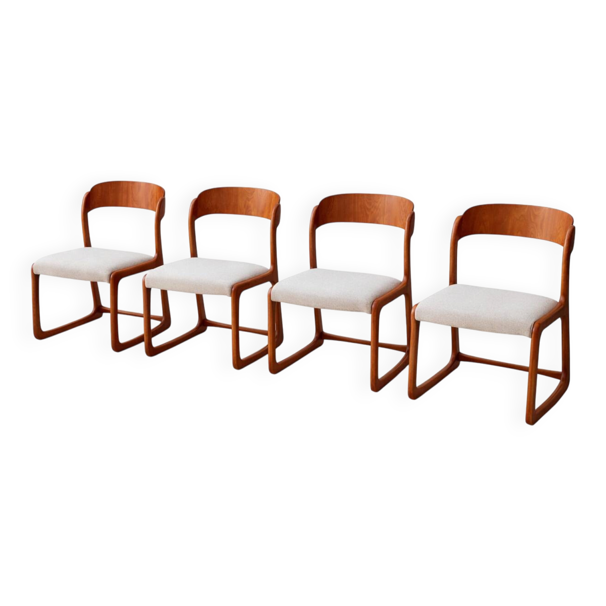 Suite de 4 chaises Baumann modèle traîneau – design moderniste français – a
