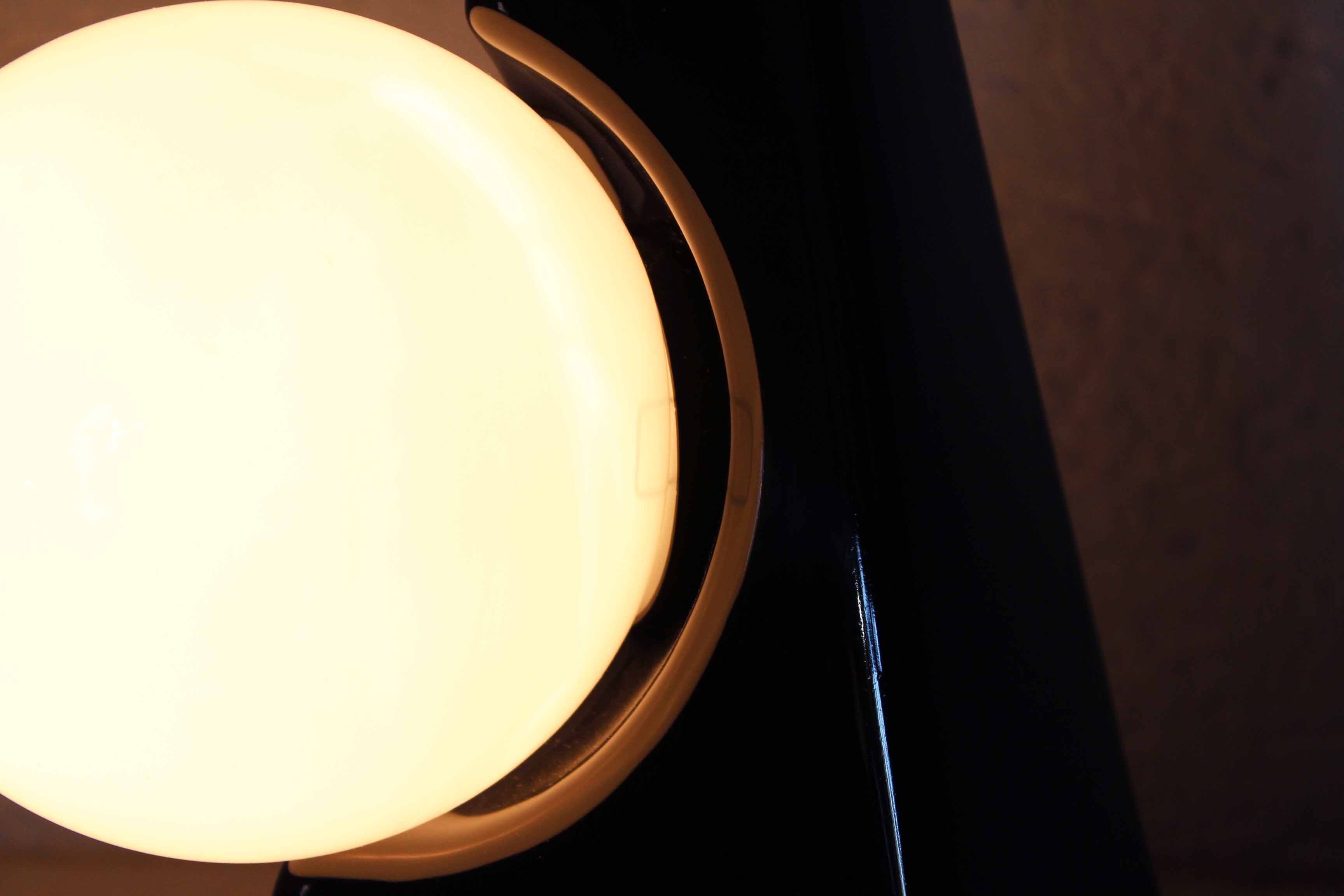 Pyramid lamp in ceramics 70s/80s