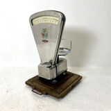 Vintage grocer's scale 50's