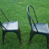 4 Green chaises Tolix industrial, first model (background)