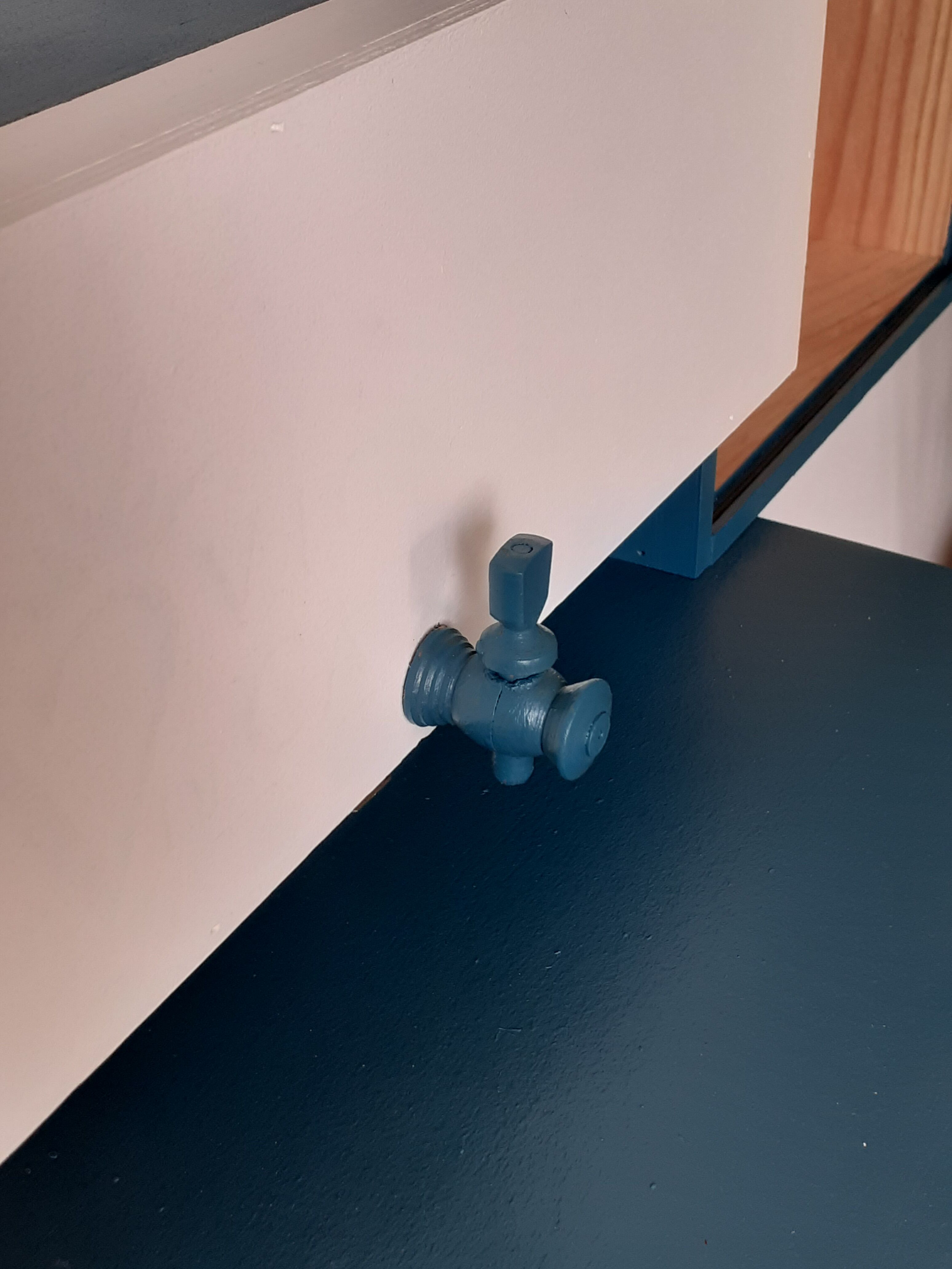 Wall-mounted wooden shelf