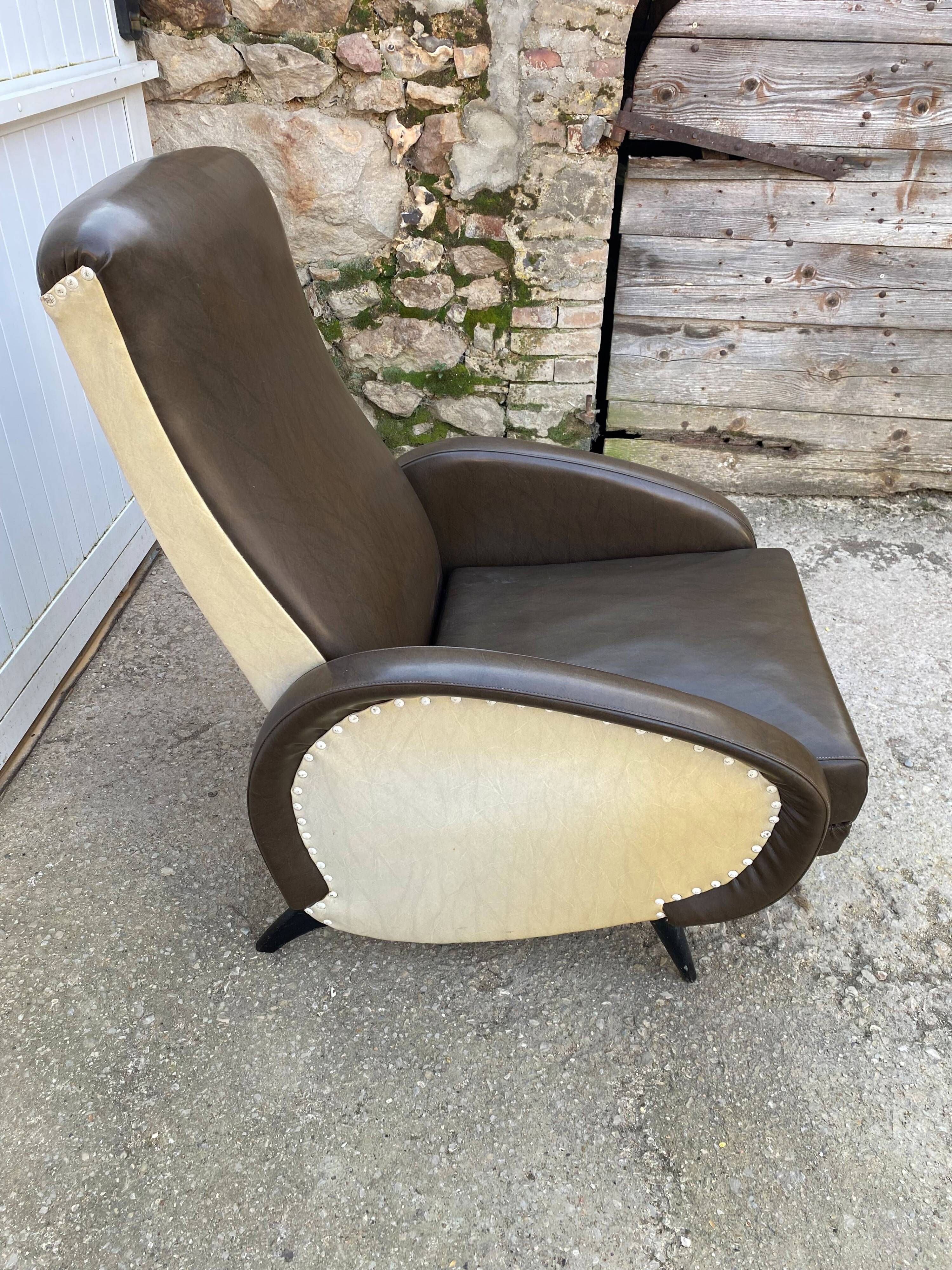 Vintage 50 faux leather reclining lounge chair with footrest
