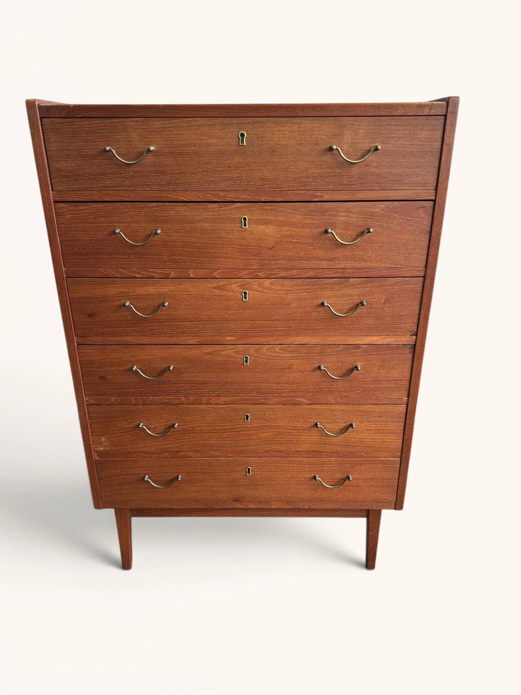 Chiffonnier danois vintage « tallboy » en placage teck