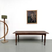Table de ferme en noyer massif, pieds tournés, 1920