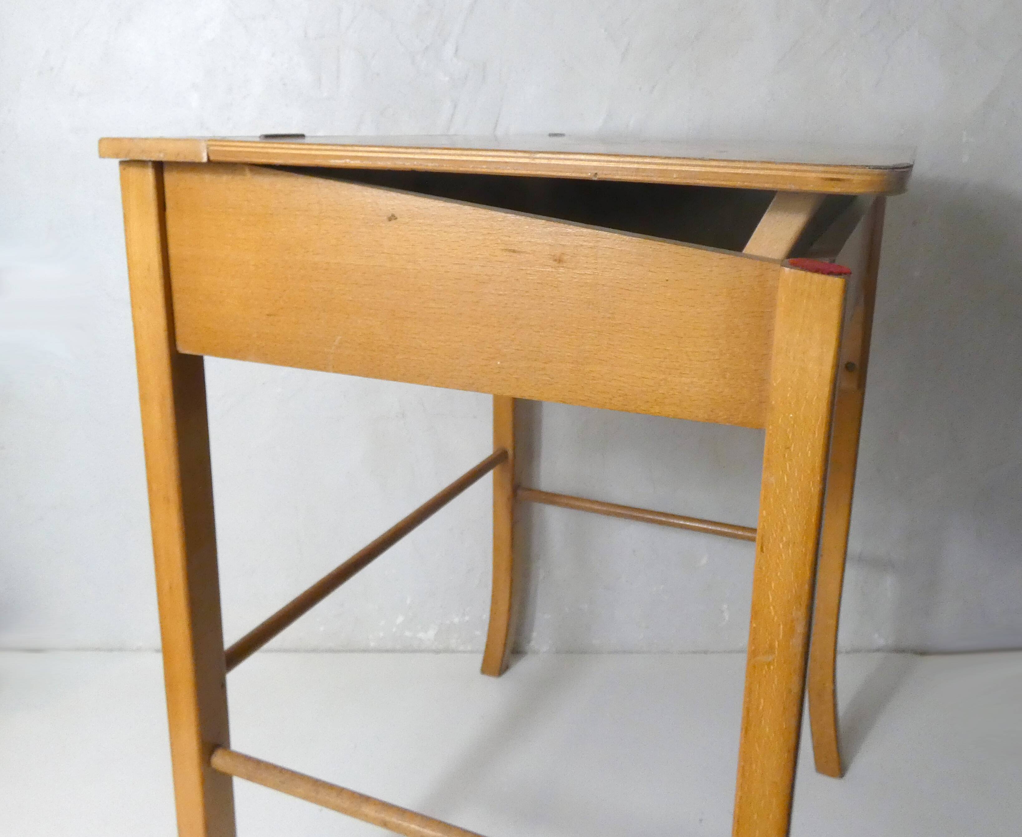 Desk + Baumann chair for children