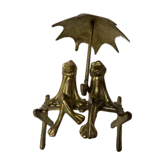 Decorative frogs in gilded brass