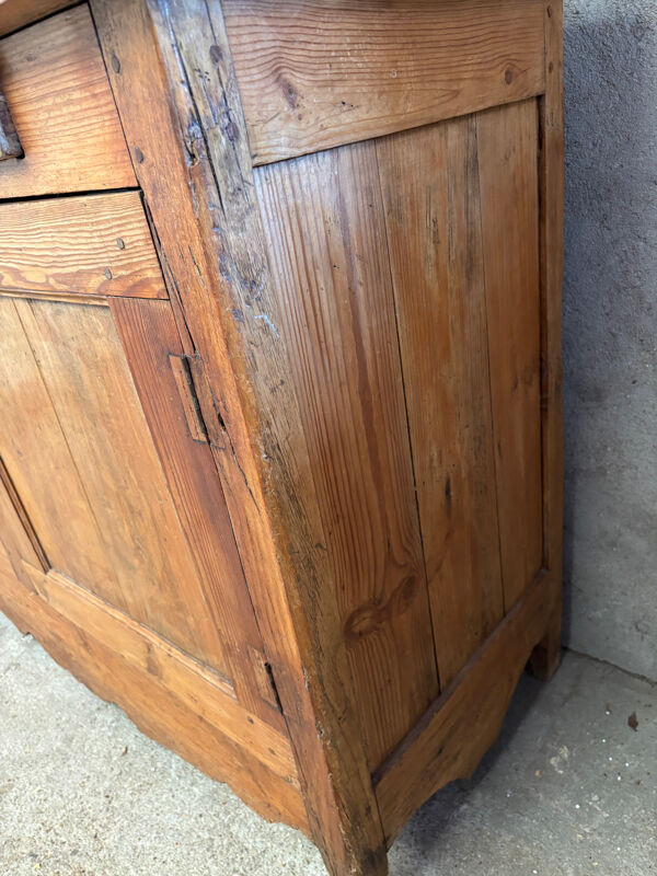 Buffet de campagne ancien, authentique et patiné