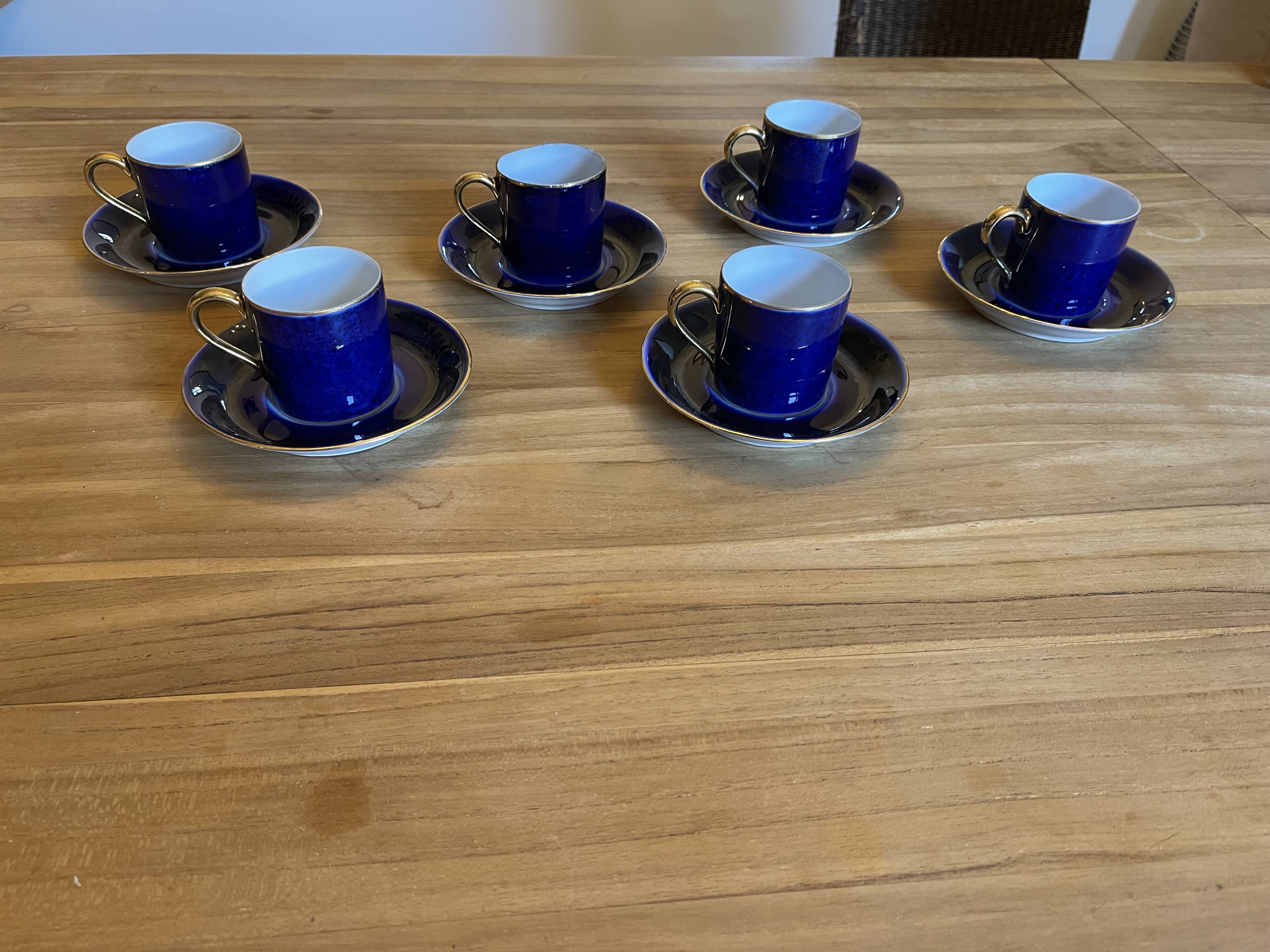 Set of 6 porcelain coffee cups and saucers