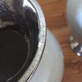 Paire de vases blanc et argenté style émail craquelé