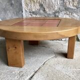 Round coffee table in solid elm and terracotta tiles - tripod - 1970 design