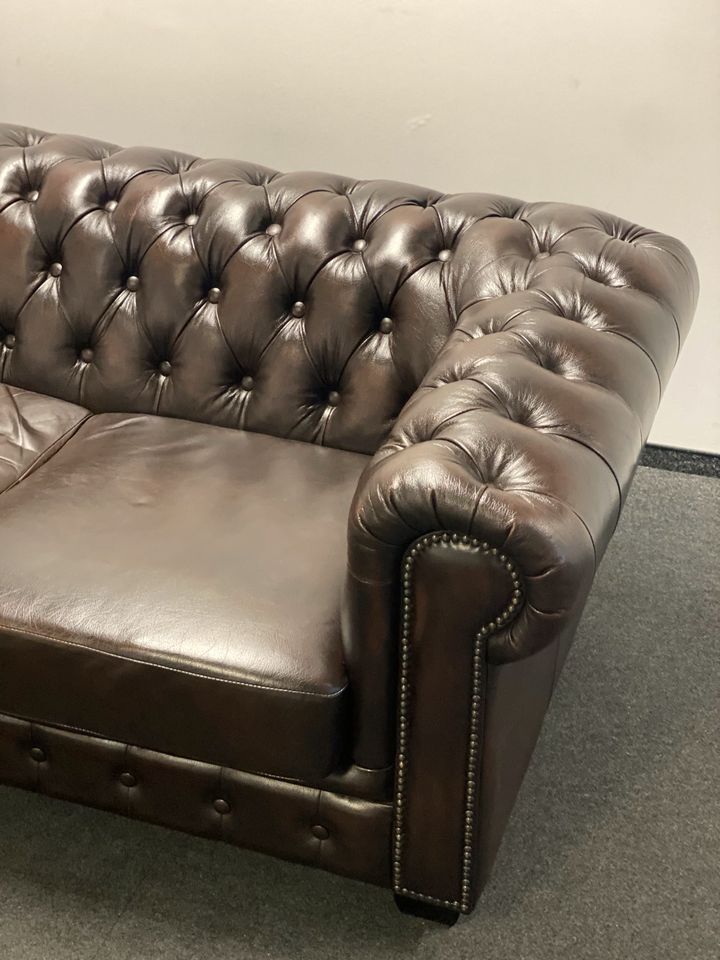 Brown leather Chesterfield vintage Sofa