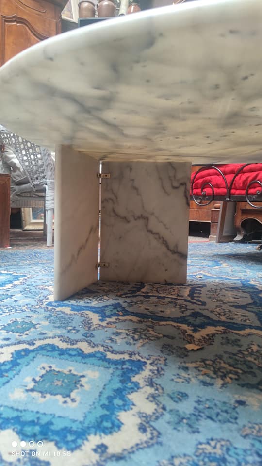 Coffee table in white Carrara marble with grey veins in the shape of an eye, circa 1970