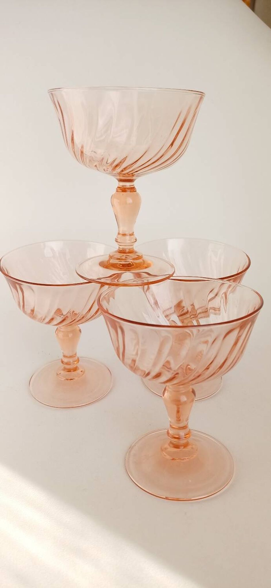 Champagne coupe, pink, rosaline.