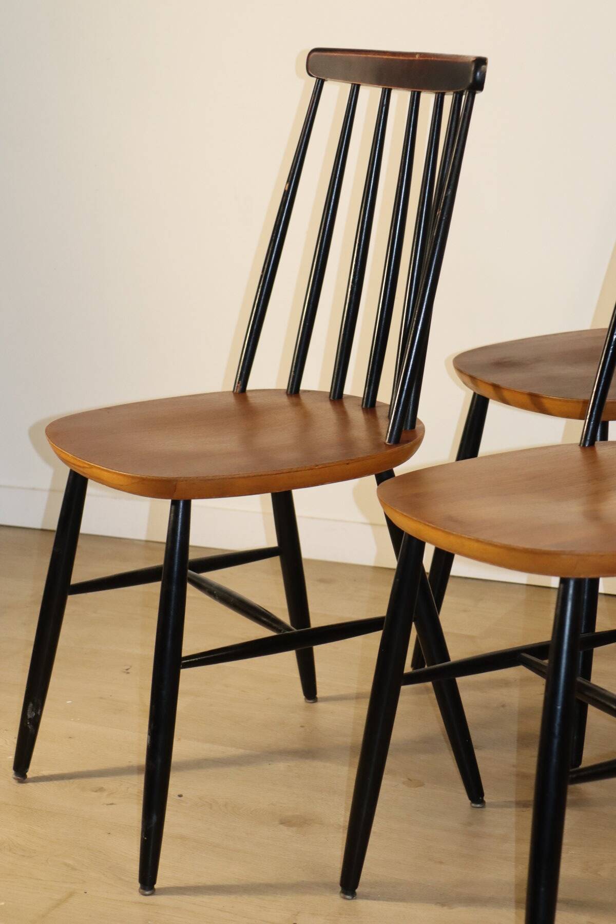 Set of 4 vintage wooden chairs, 1960.