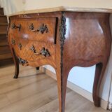 Commode galbés en marqueterie style Louis XV