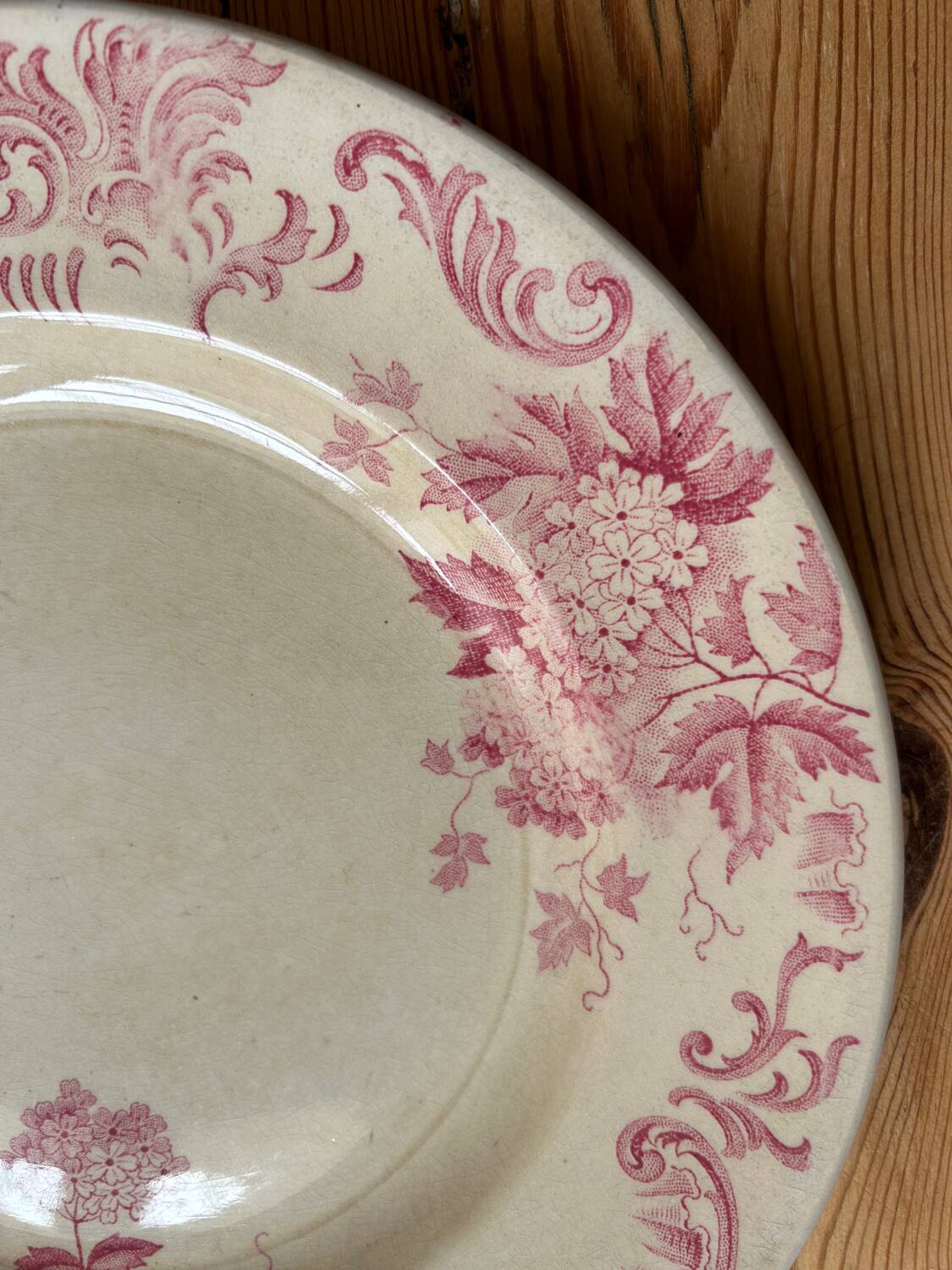 Mismatched series of 4 old “Terre de fer” flat plates