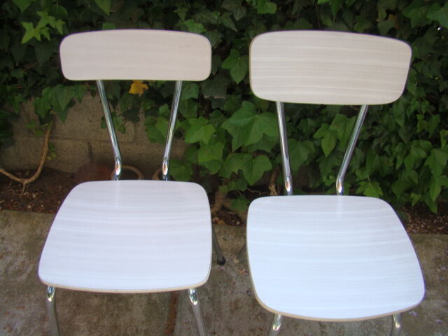 Pair of veined fomica chairs 60