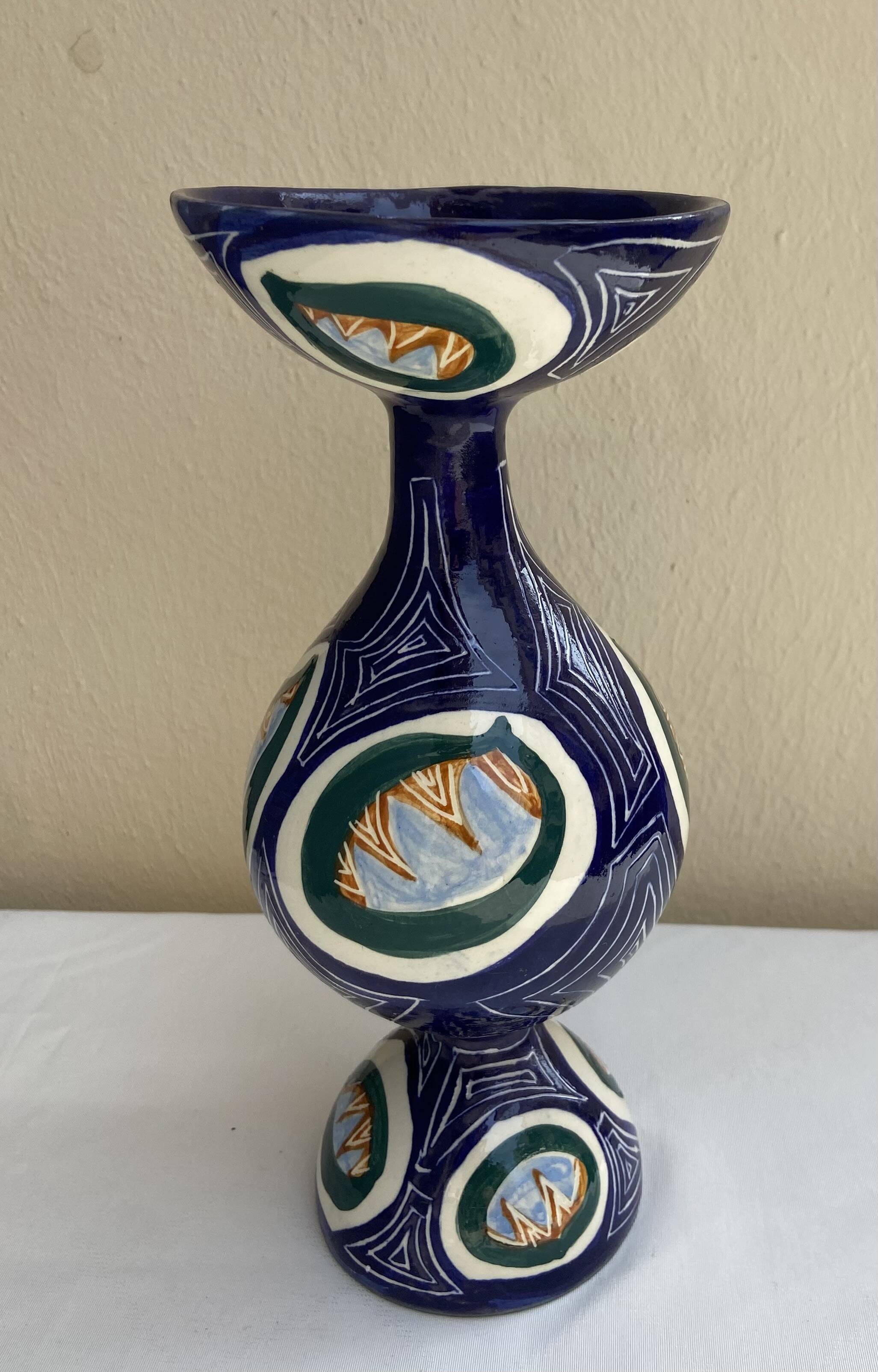 Ceramic vase by Gabrielle Mackiewicz