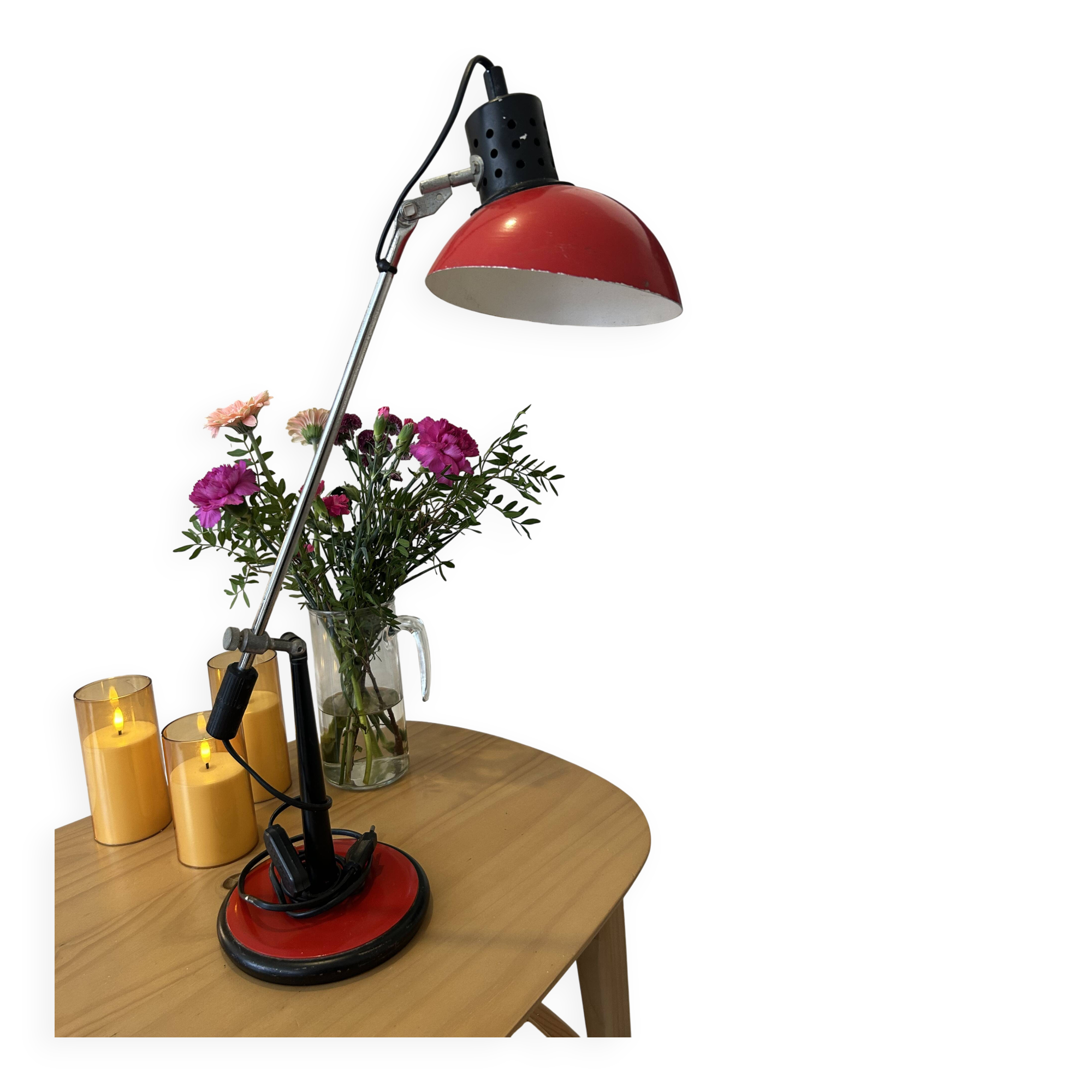 Articulated vintage desk lamp