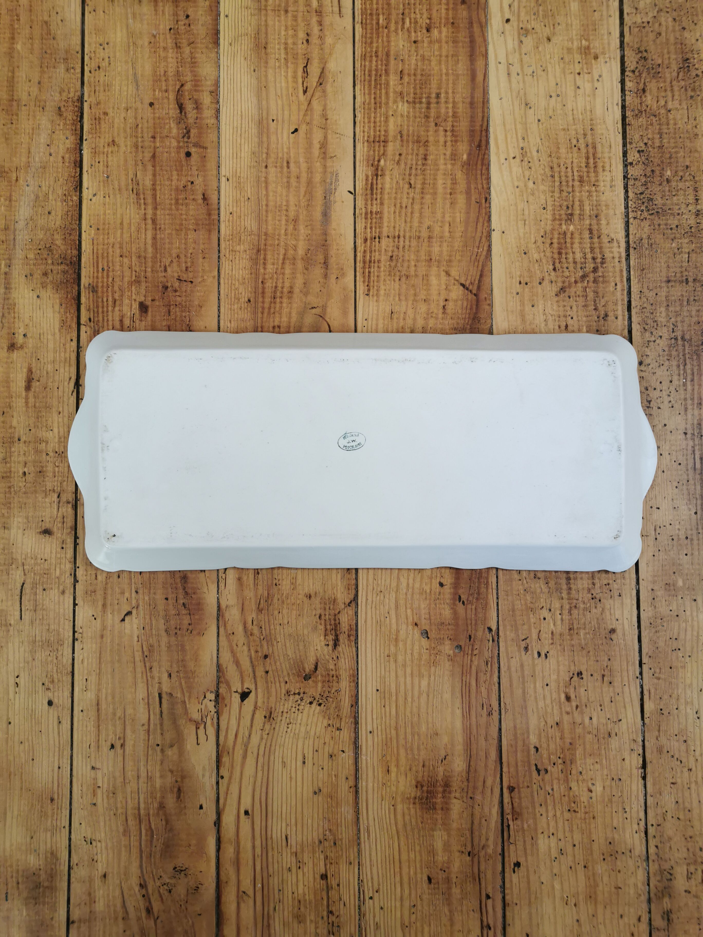 Vintage cake dish