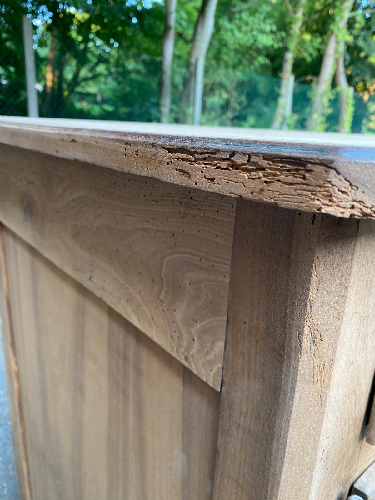 Louis XV buffet renovated in solid oak from the 18th century.