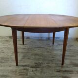 Table style scandinave