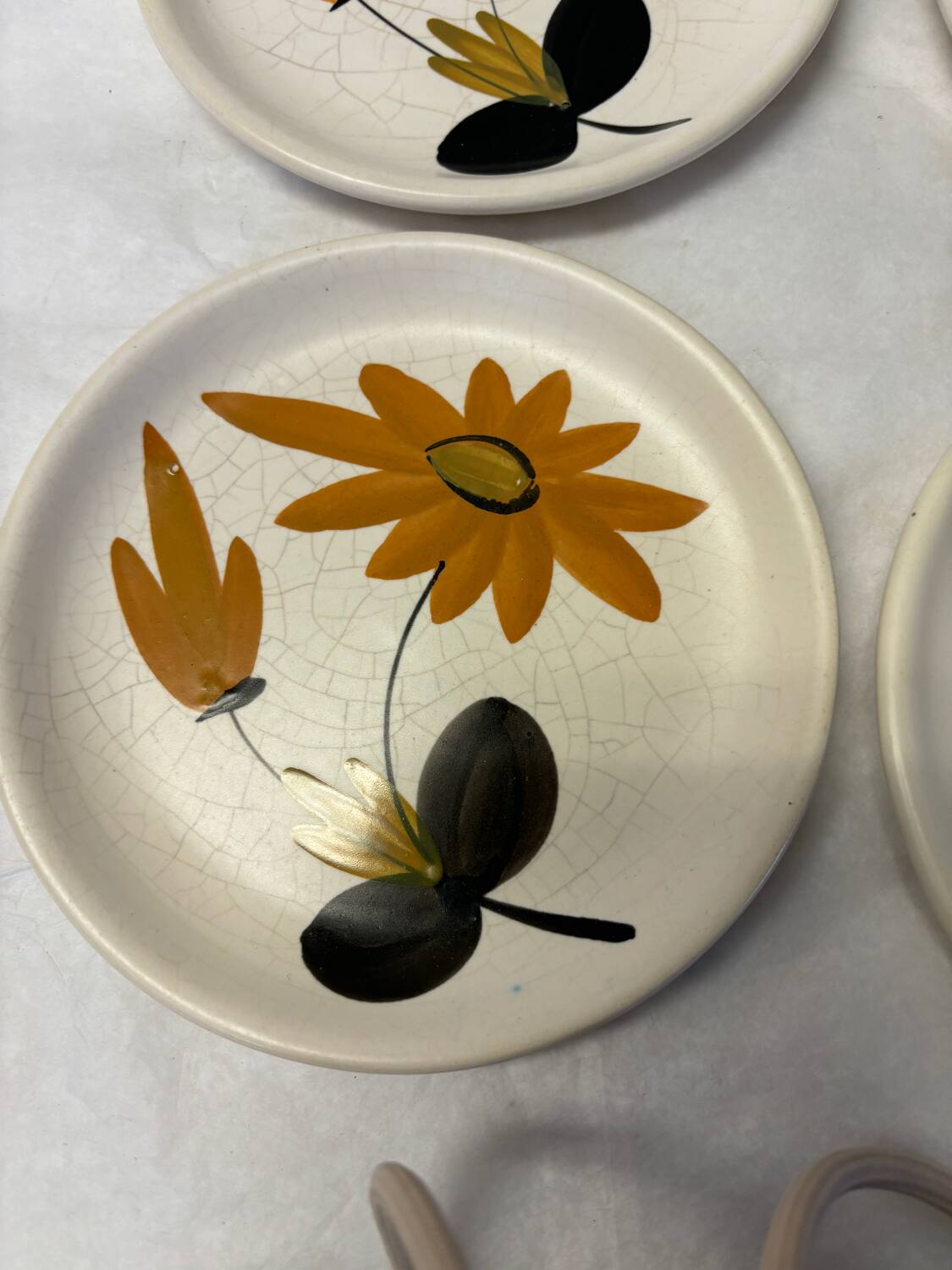 Set of 4 marsh pottery dessert plates