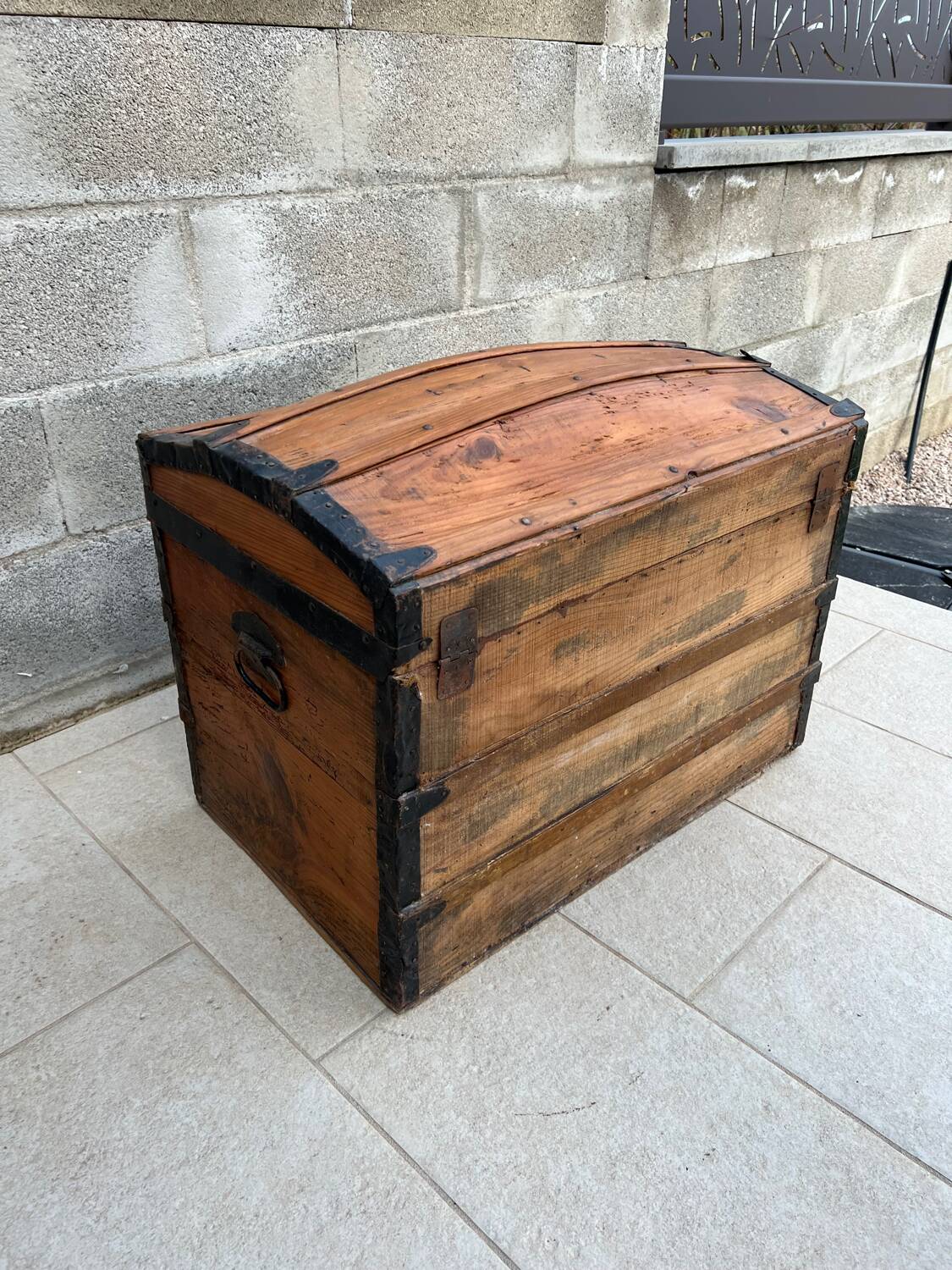 Old rounded trunk | Selency