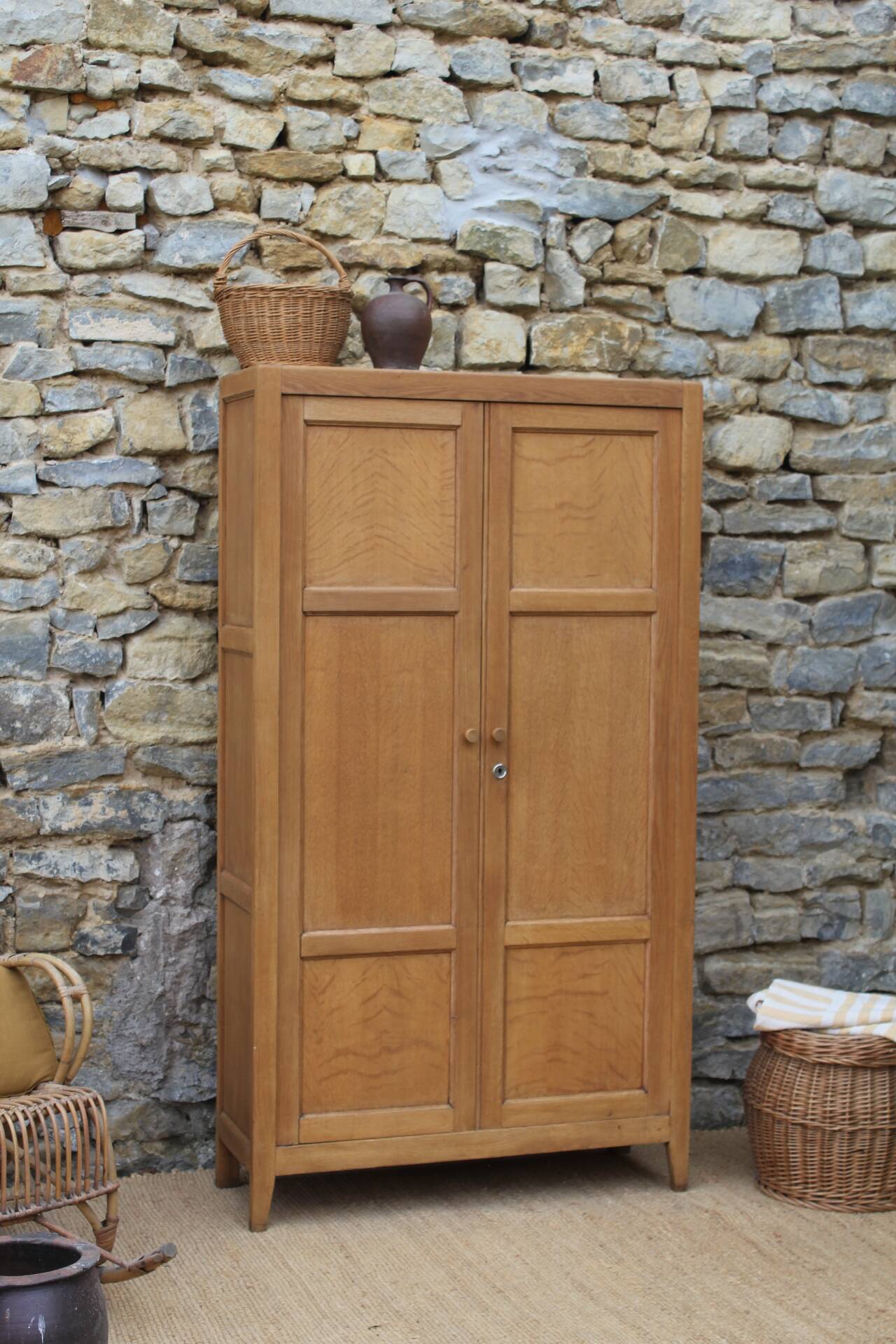 Armoire parisienne 