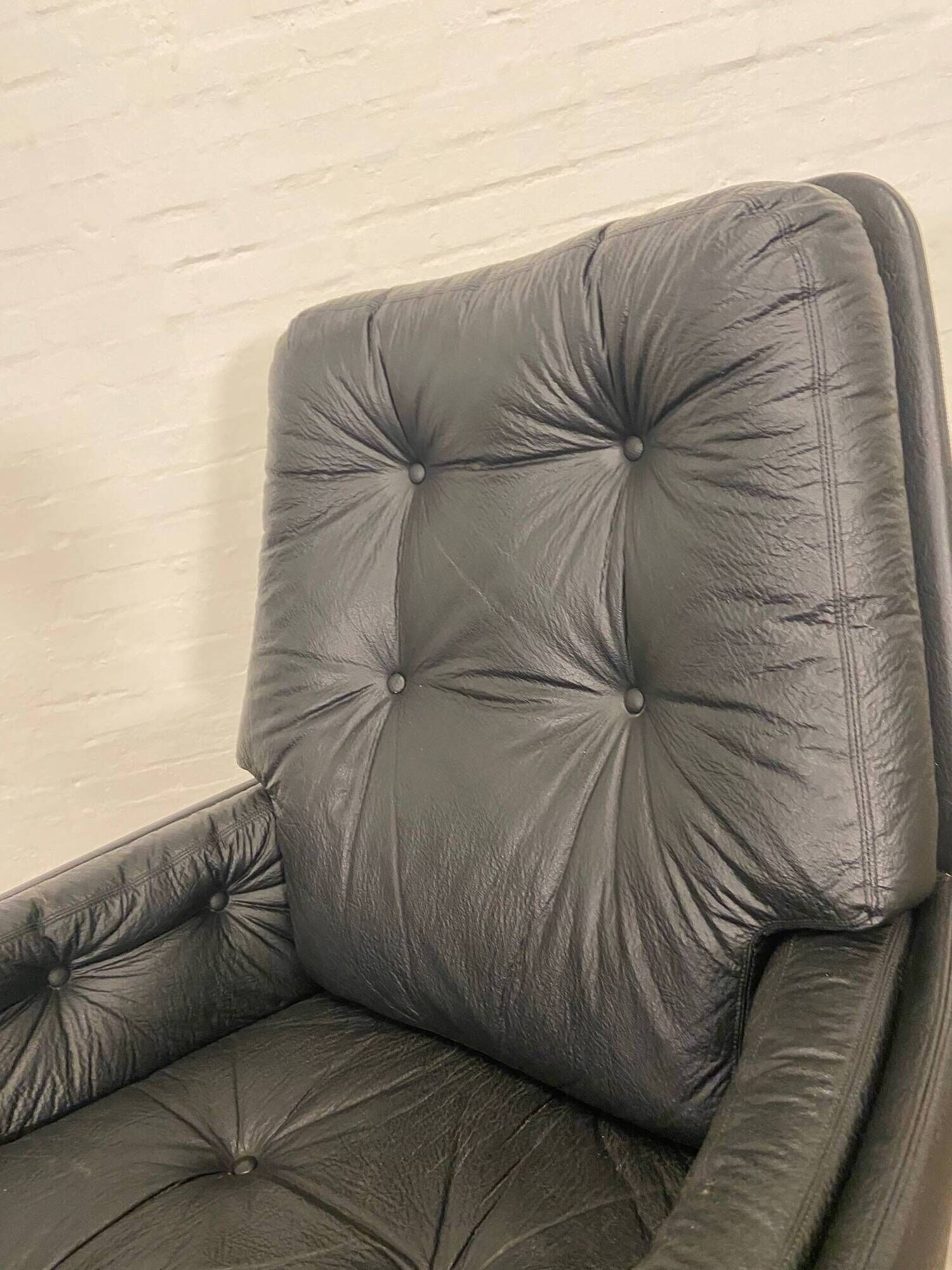 VINTAGE DANISH MID-CENTURY SVEND SKIPPER SWIVEL CHAIR IN BLACK LEATHER
