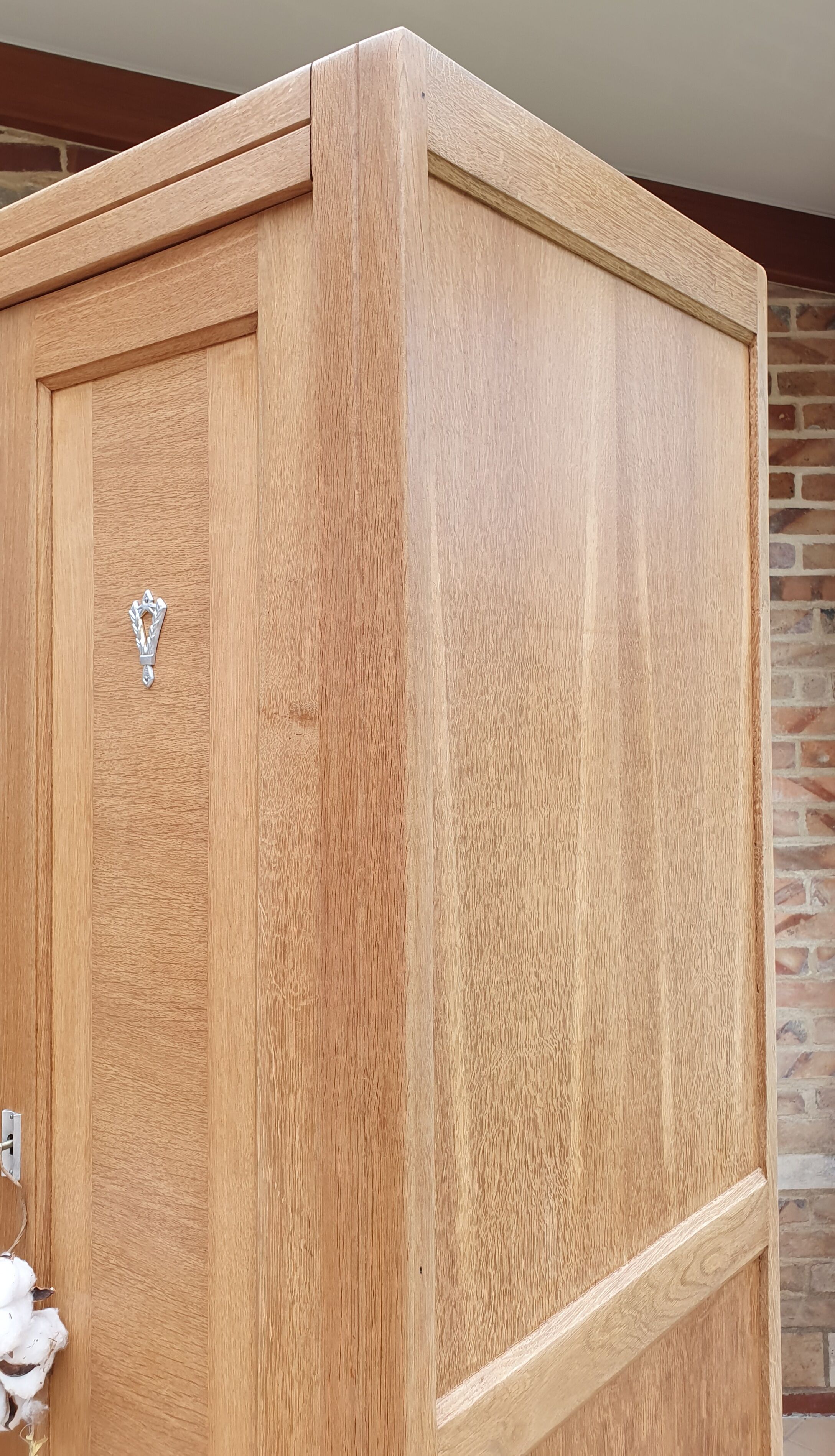 Armoire parisienne
