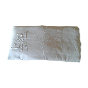 drap ancien brodé monogramme