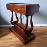 Pedestal table with lyre legs