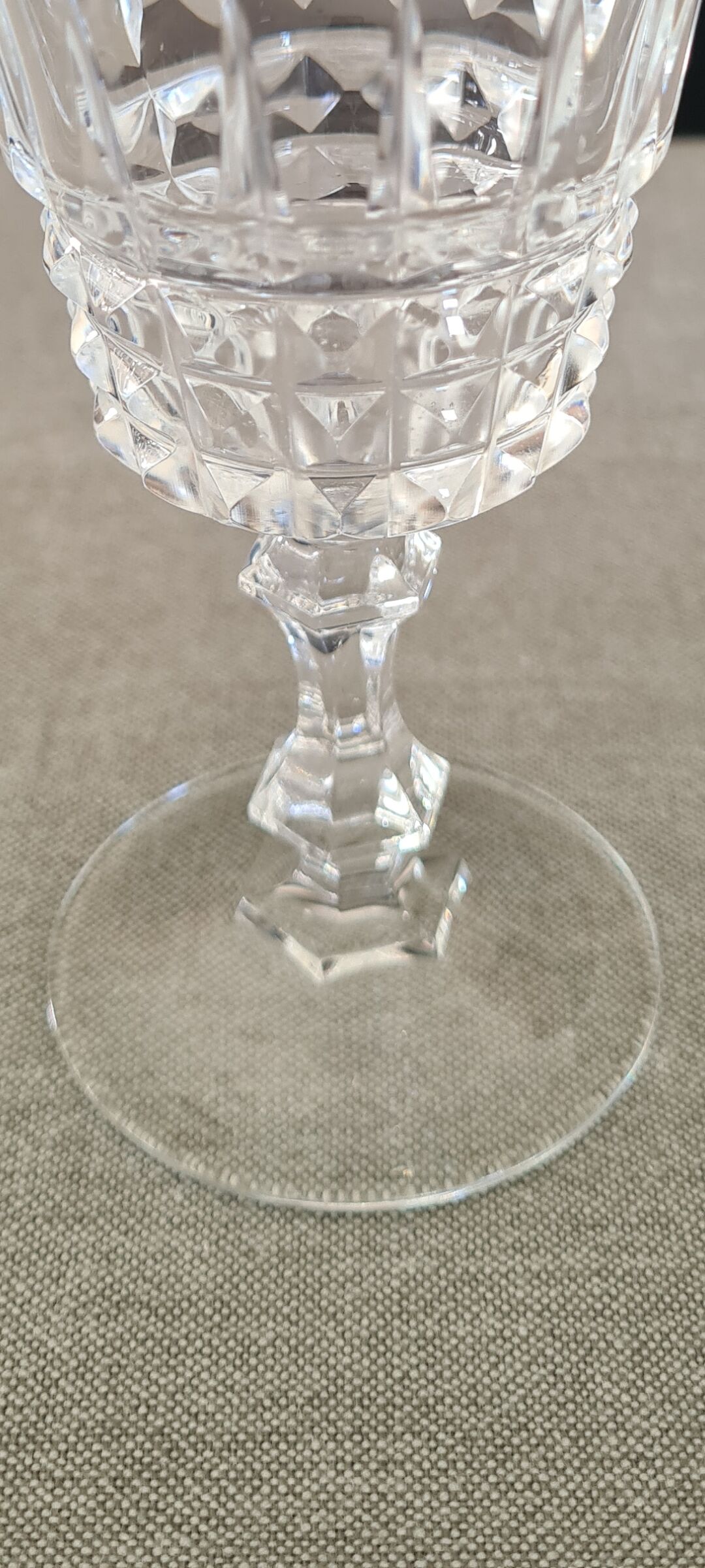 Crystal wine glasses from Arques Tuileries Villandry