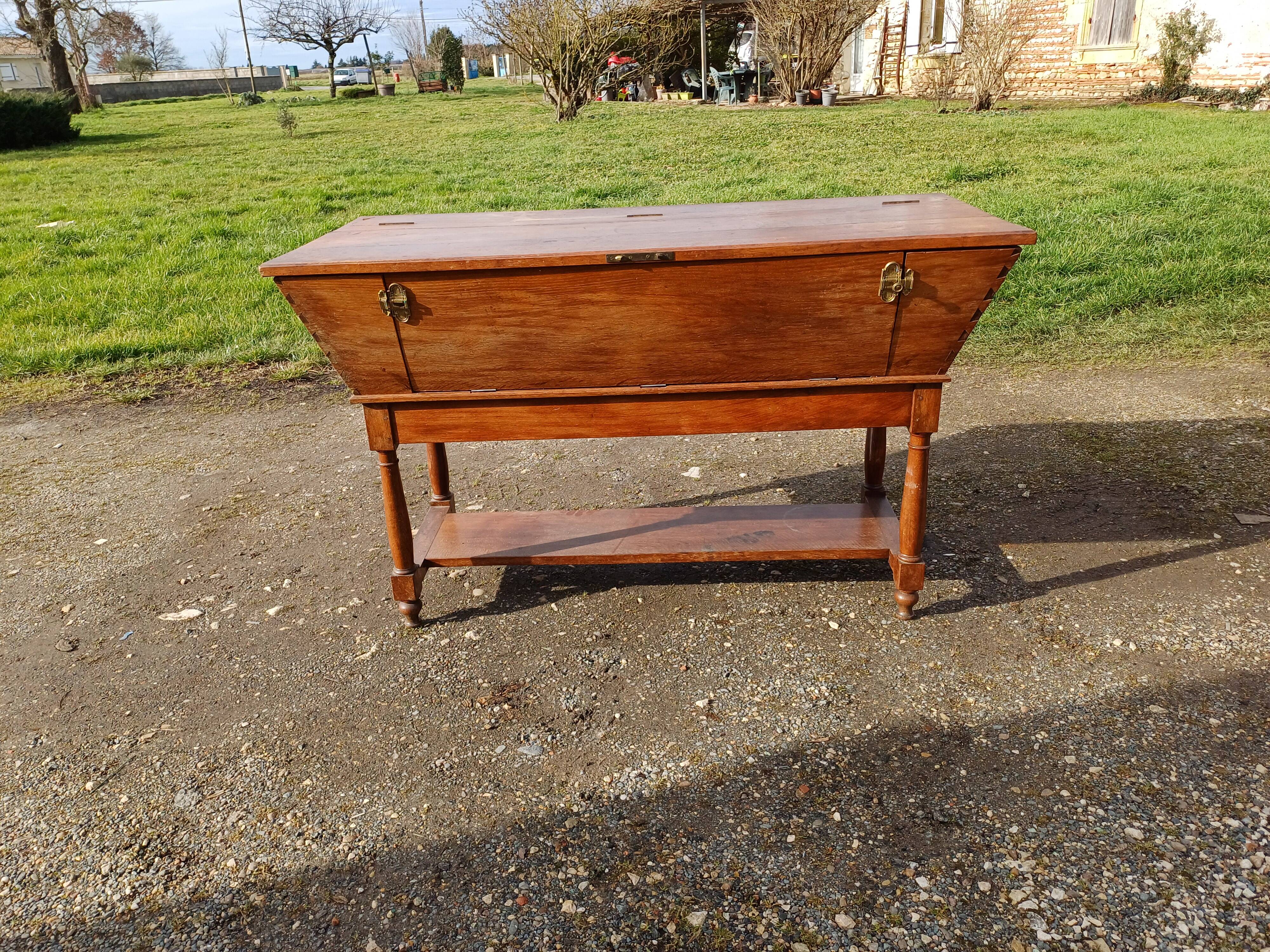 Provençal bread bin in oak 19th