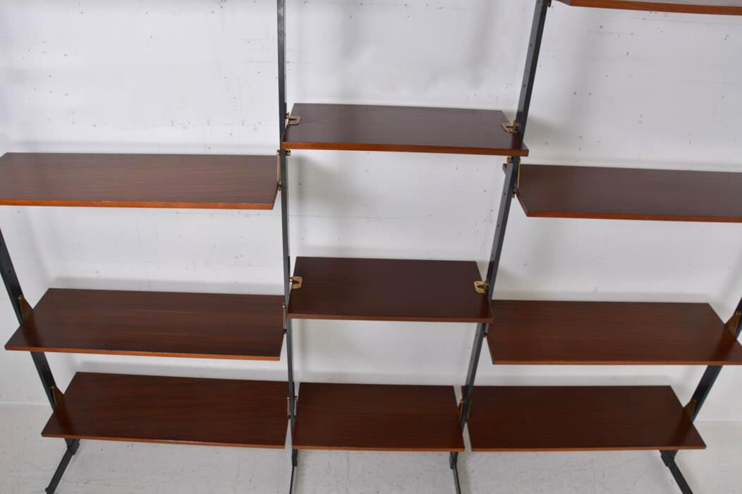Italian freestanding shelf dating from the 60s