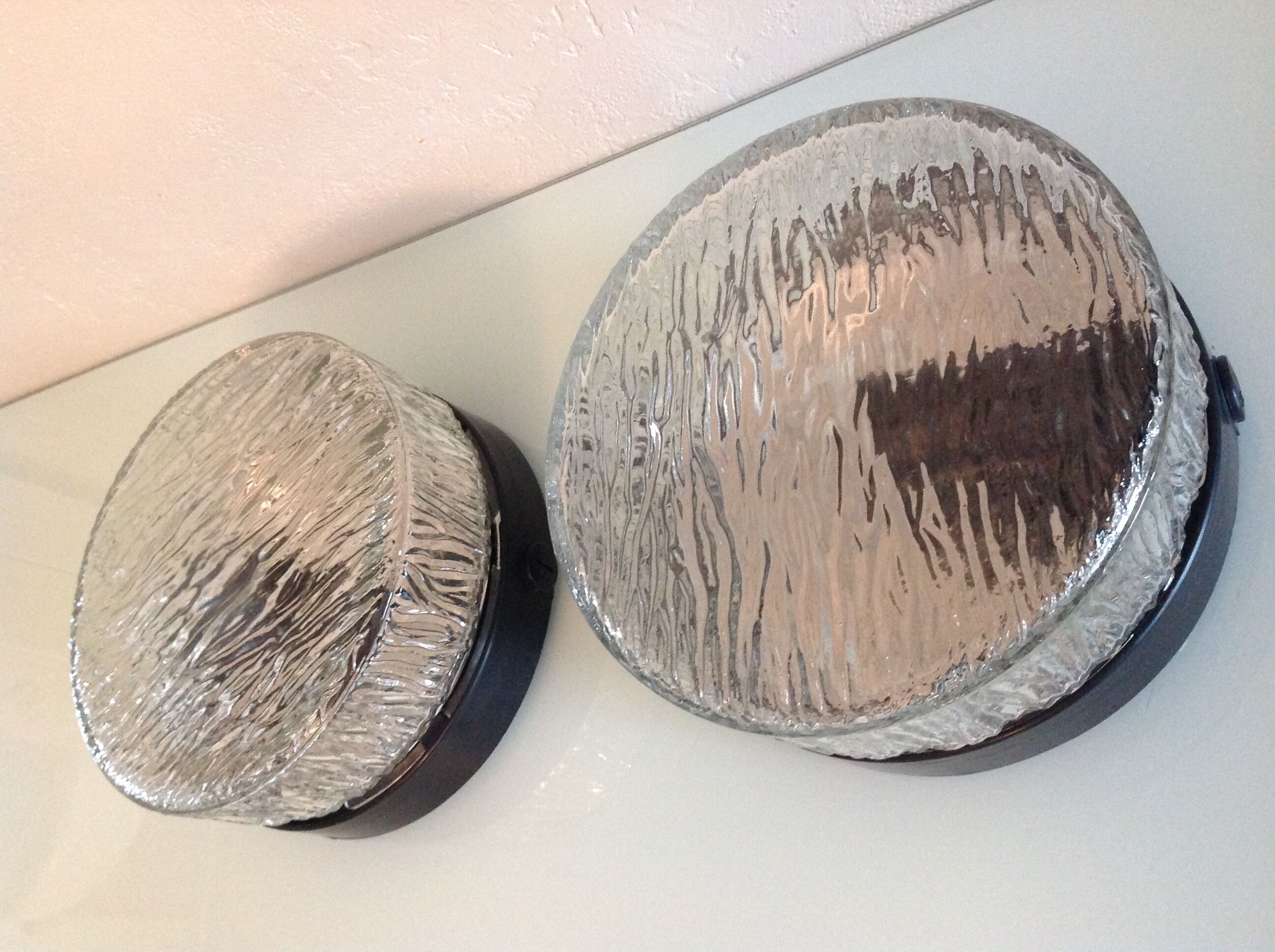 Paire de plafonniers ronds en verre glace vintage années 60-70