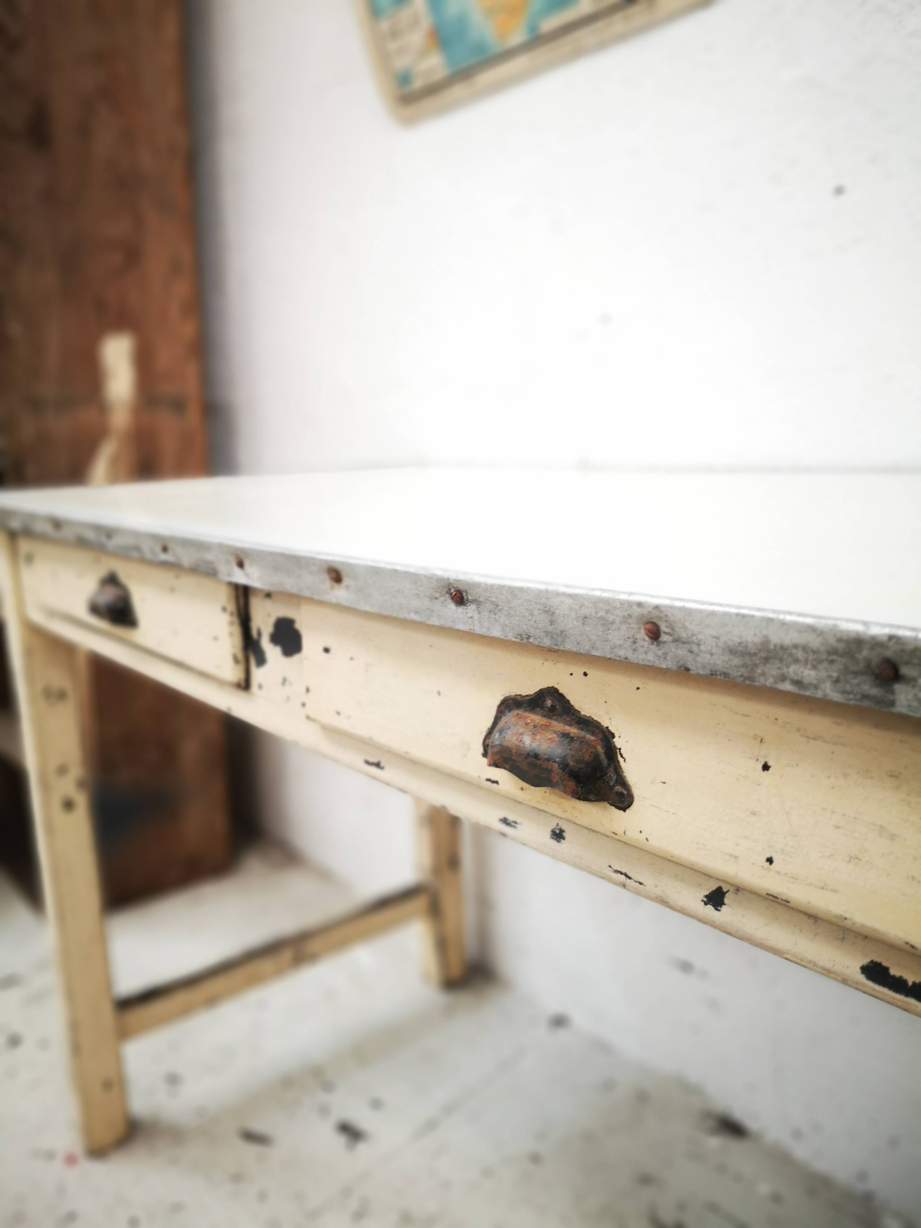 Enamelled tray craft table