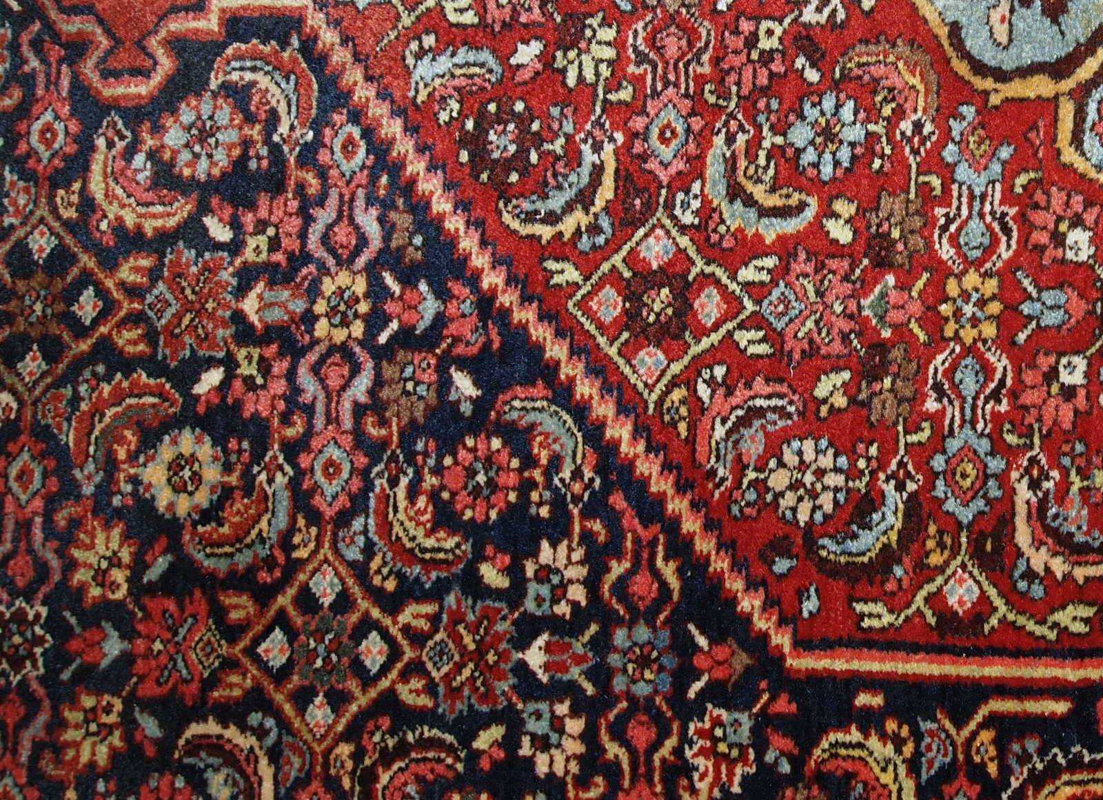 Handmade antique Persian Bidjar rug 4.5' x 5.6' (137cm x 170cm) 1900s - 1B740