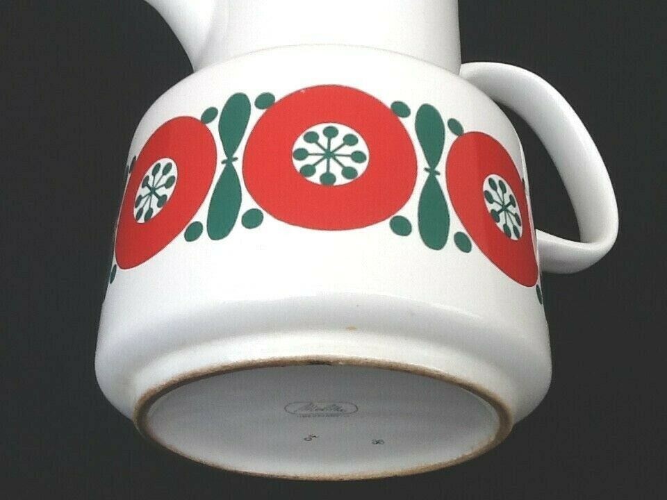 1970s melitta coffee maker (porcelain germany) retro décor, bright red and green