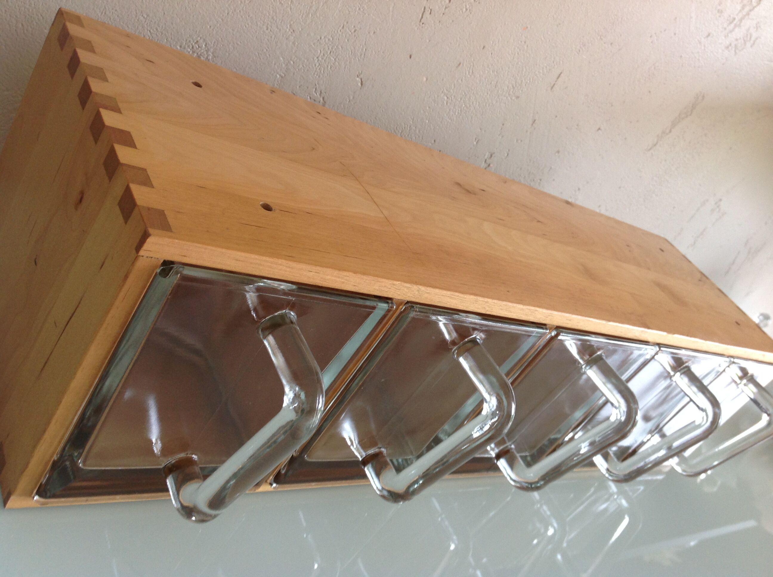 Wall stretch with glass epic drawers