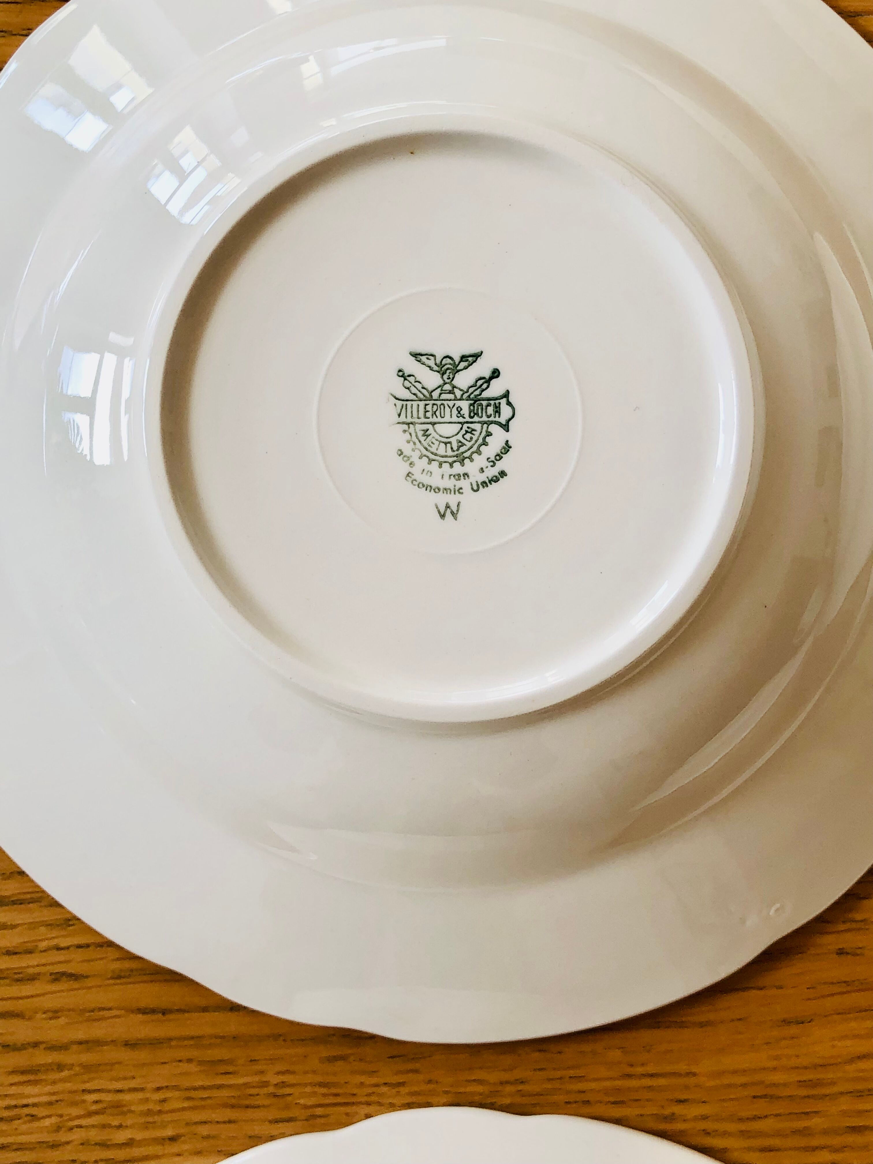 Set of 12 hollow plates in Villeroy & Boch ceramic