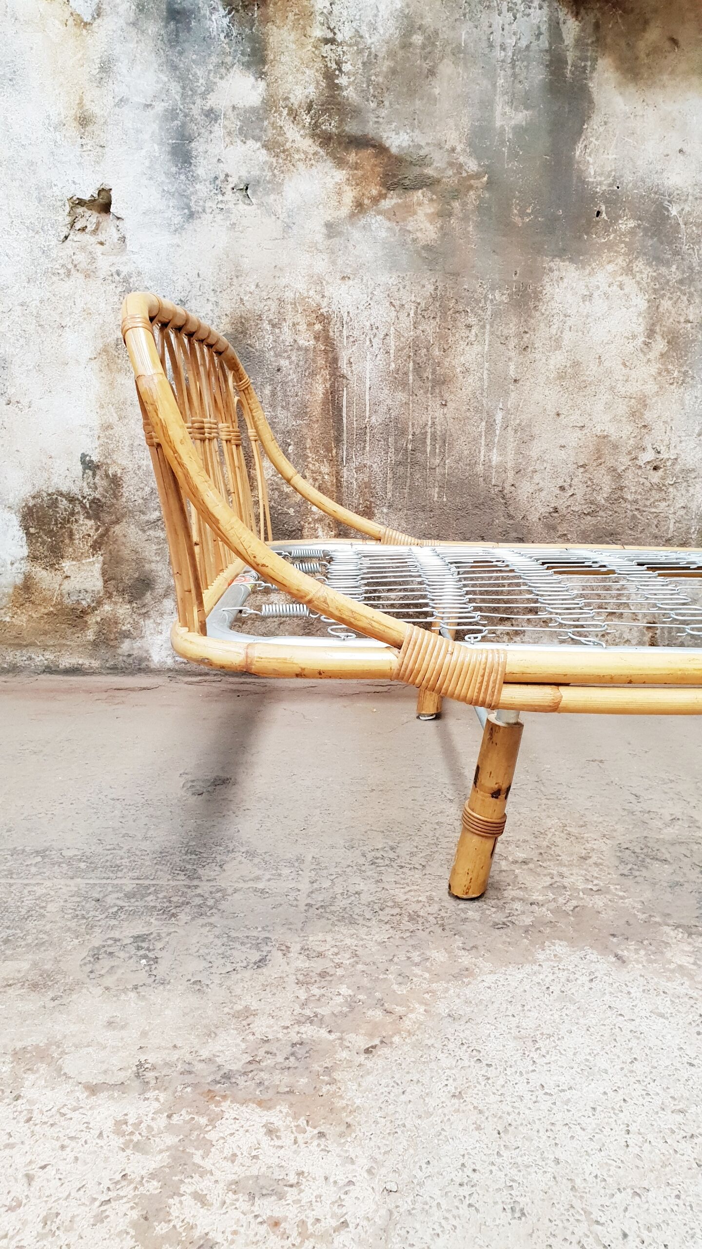 Lit rotin vintage