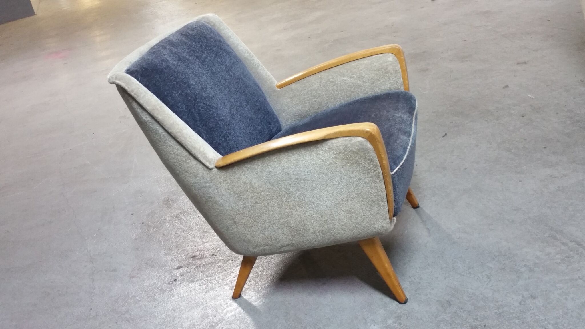 Bi color armchair of the 59/60