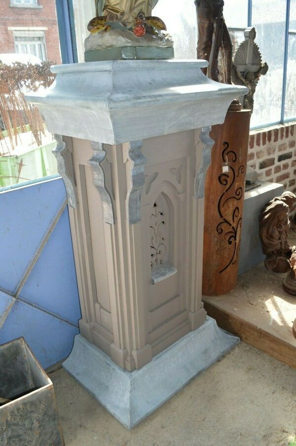 Socle en bois et zinc