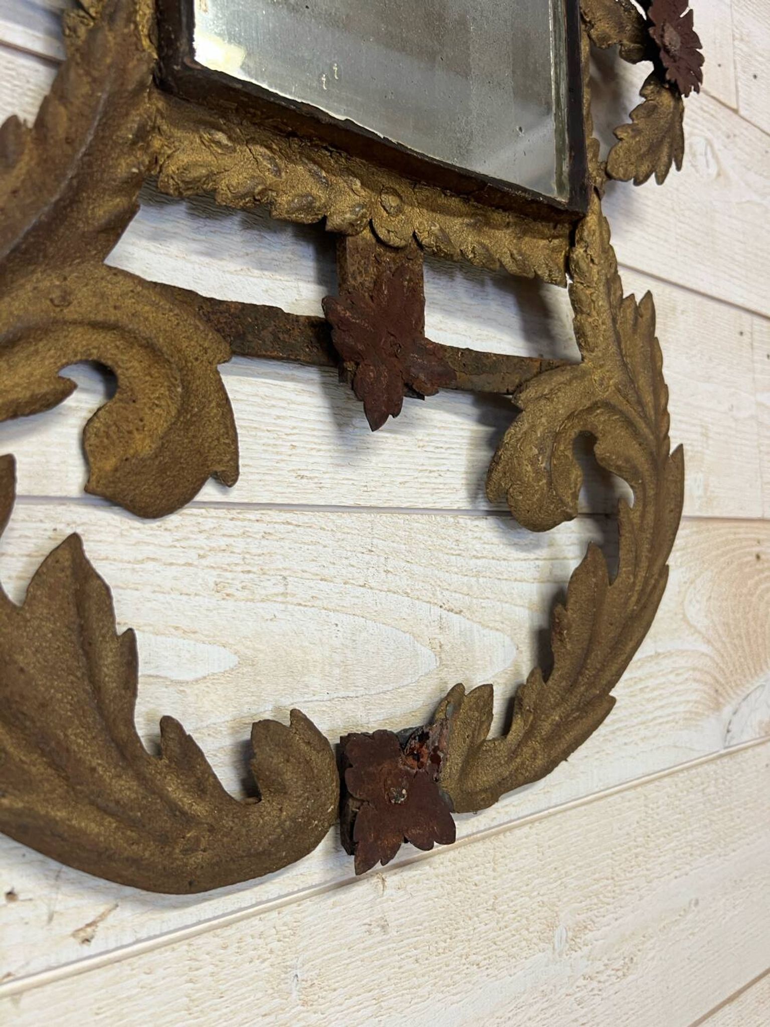 Miroir Italien XVIII eme en métal