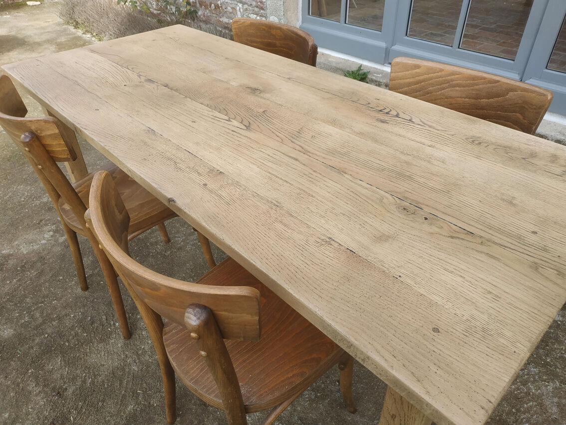Farm table