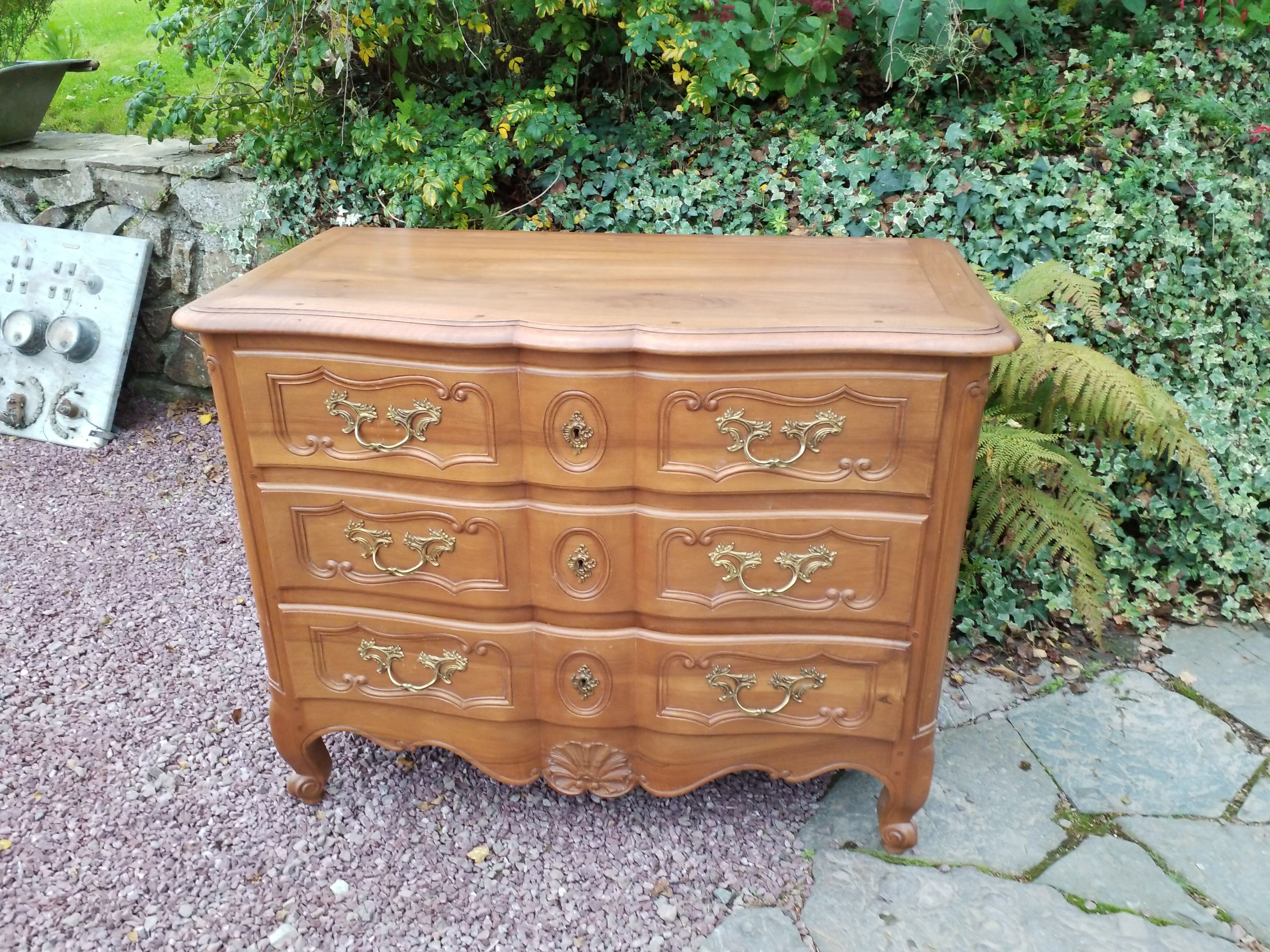 Cherry chest of drawers